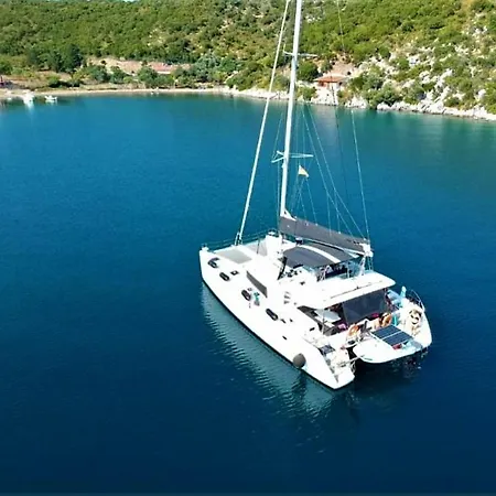 Blue Dreams Sails Πλωτό κατάλυμα